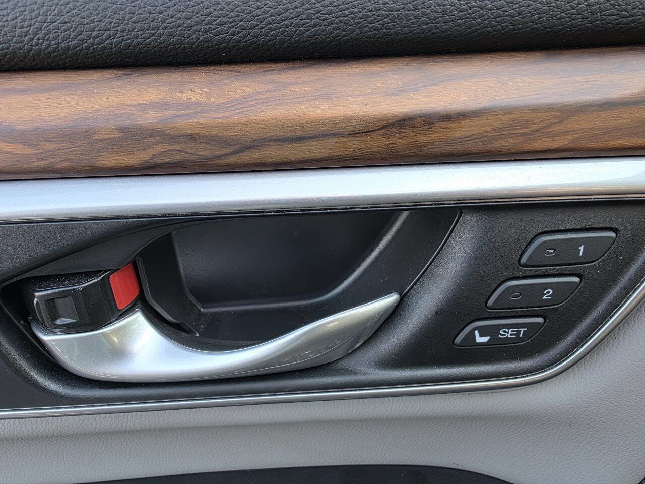 Used 2020 Honda CR-V Touring image 17