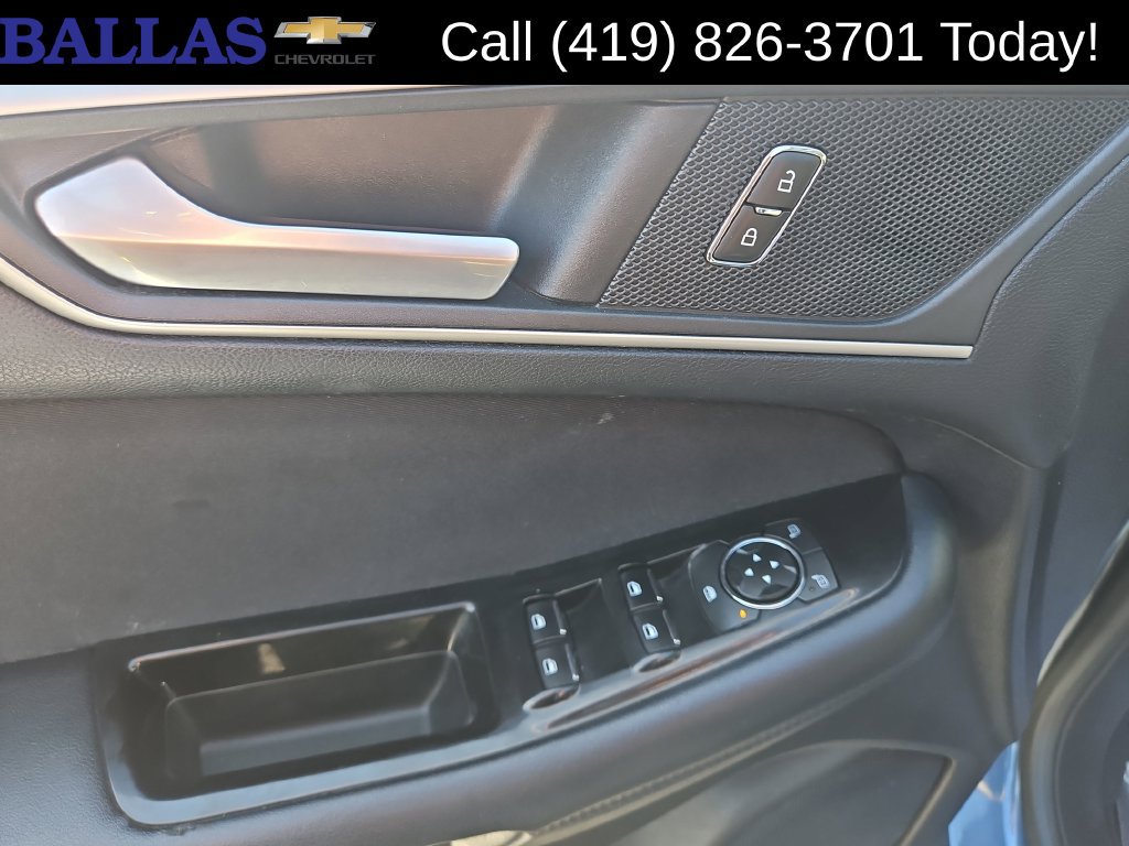 Used 2018 Ford Edge SEL FWD image 11