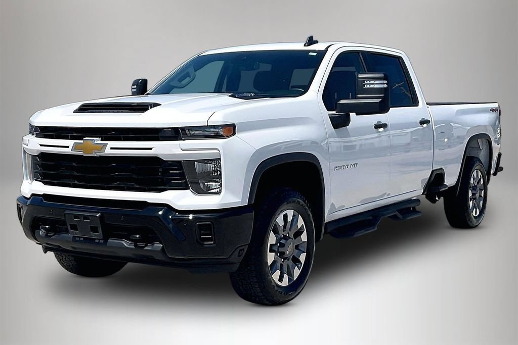 Used 2025 Chevrolet Silverado 2500 Custom w/ Custom Value Package AWD/4WD image 2