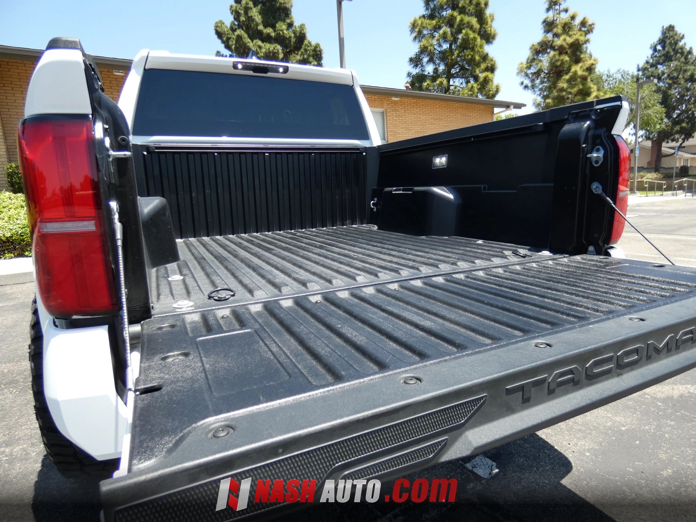 Used 2025 Toyota Tacoma TRD Sport AWD/4WD image 20