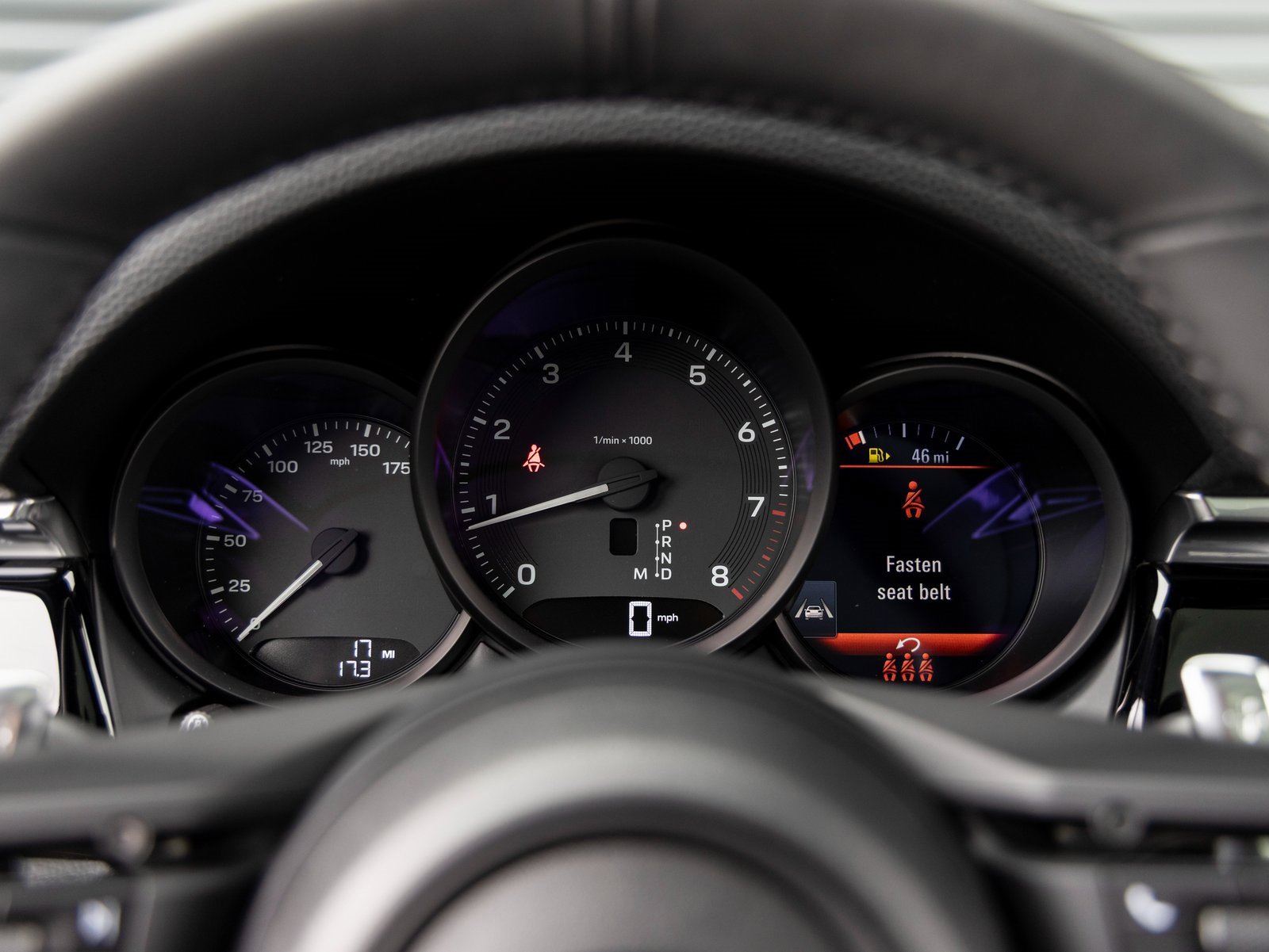 Certified 2025 Porsche Macan image 13