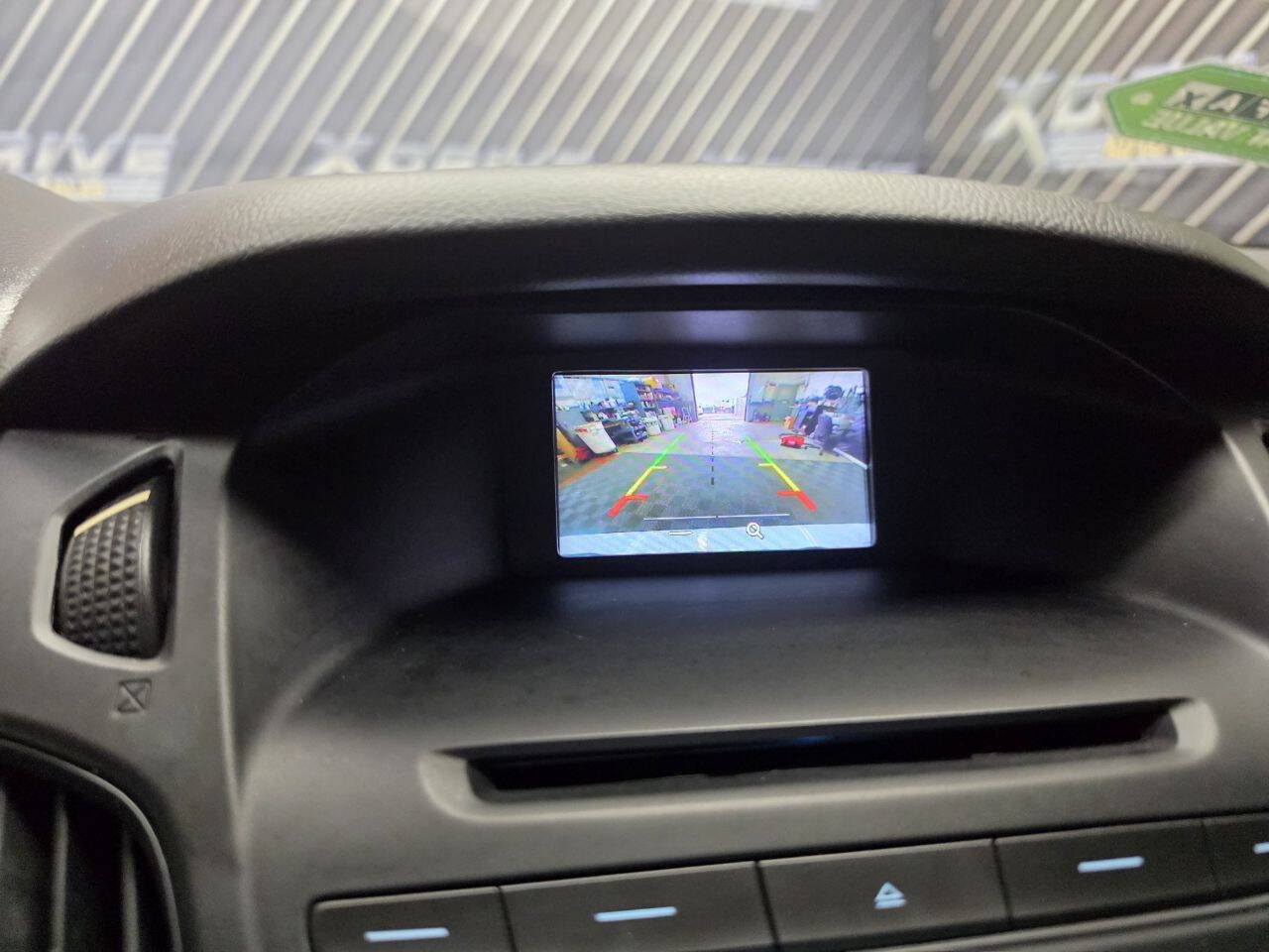 Used 2016 Ford Focus SE FWD image 16