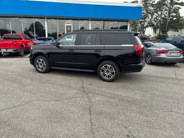Used 2025 Ford Expedition Active AWD/4WD image 19