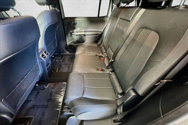 Used 2023 Mercedes-Benz EQB 300 4MATIC image 23