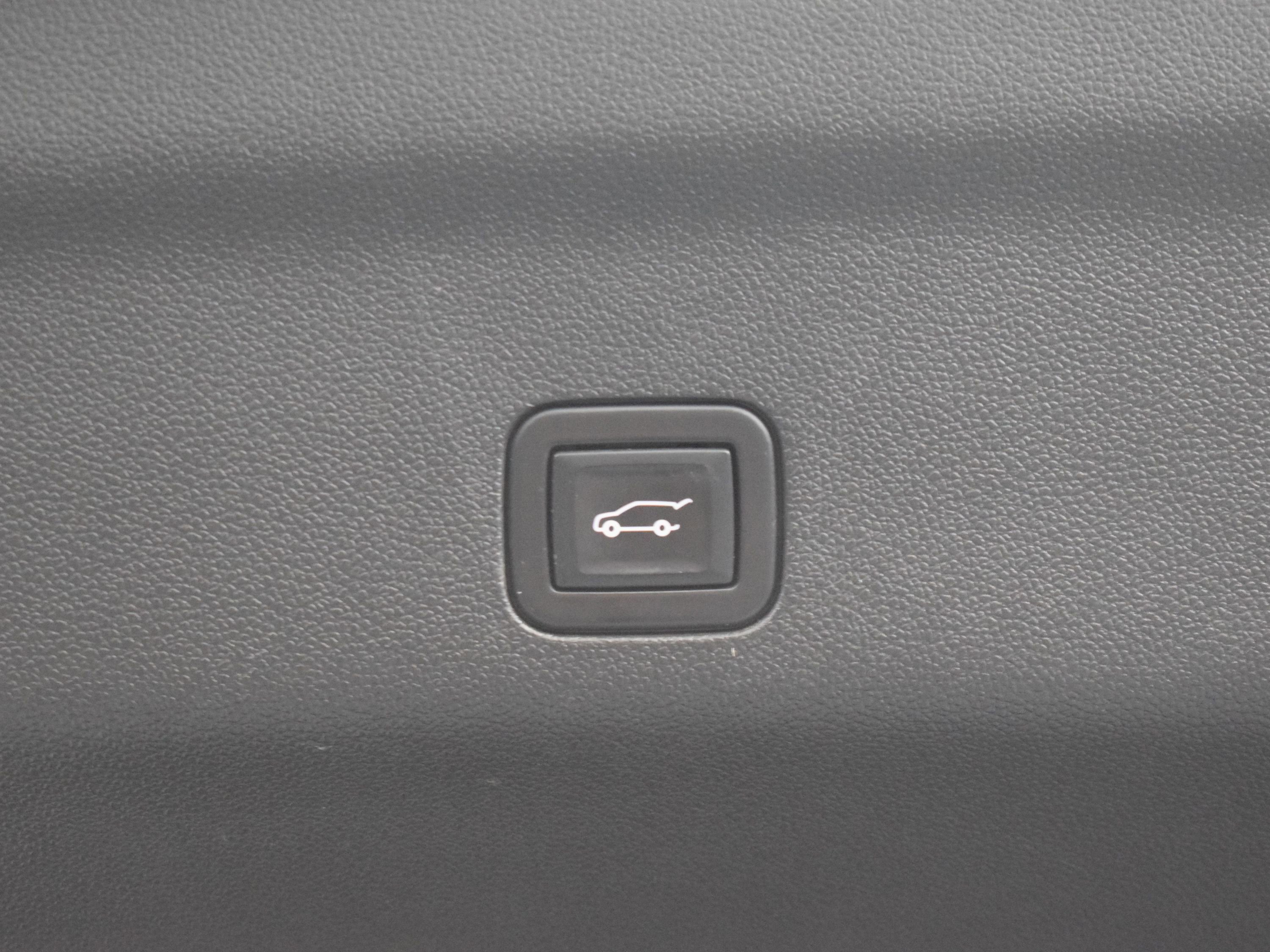 Used 2021 Chevrolet Tahoe Z71 w/ Z71 Signature Package AWD/4WD image 15