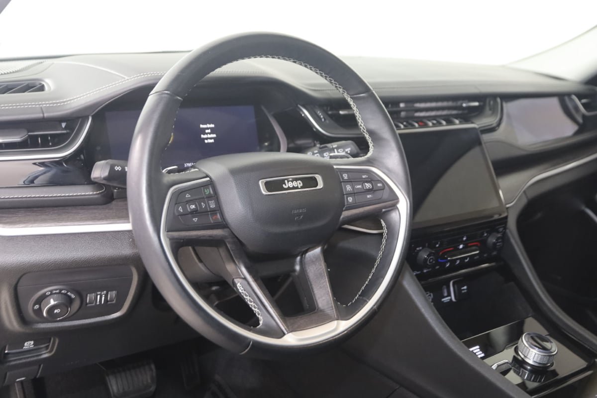 Used 2022 Jeep Grand Cherokee L Limited AWD/4WD image 6