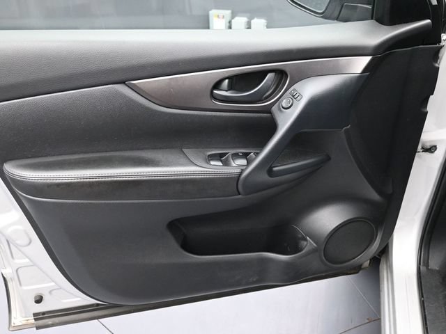 Used 2022 Nissan Rogue Sport S FWD image 11