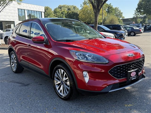 Used 2022 Ford Escape Titanium image 4