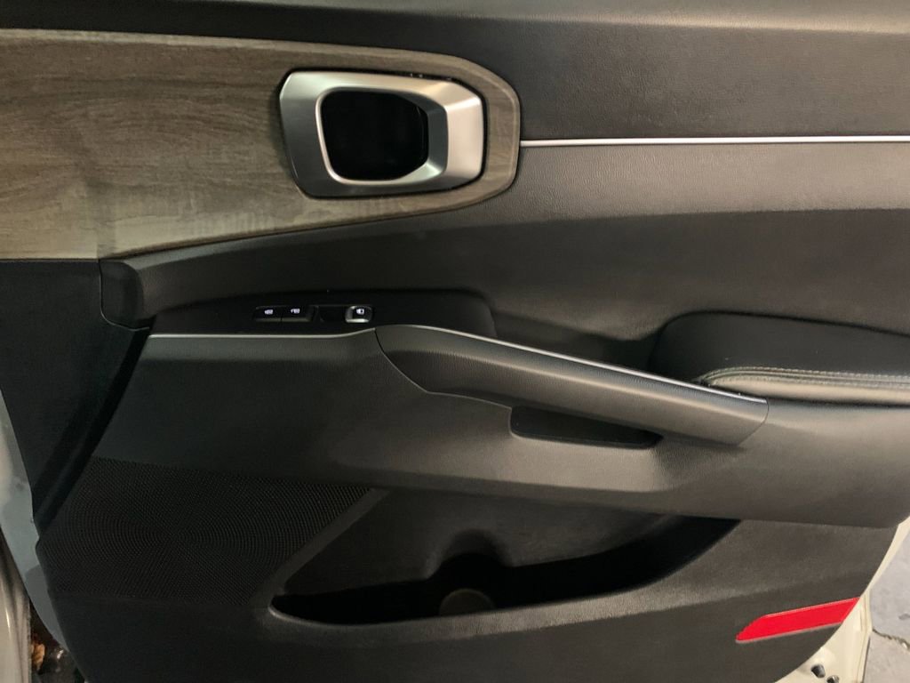 Used 2023 Kia Sorento EX w/ Panoramic Sunroof Package FWD image 21