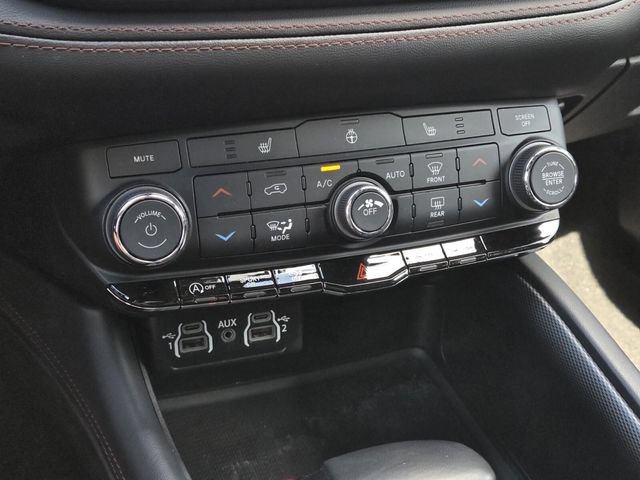 Used 2025 Dodge Durango GT AWD/4WD image 31
