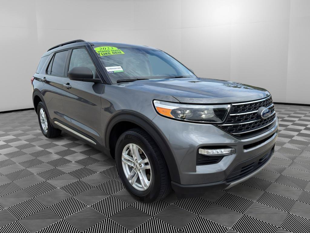Used 2023 Ford Explorer XLT w/ Equipment Group 202A AWD/4WD image 6