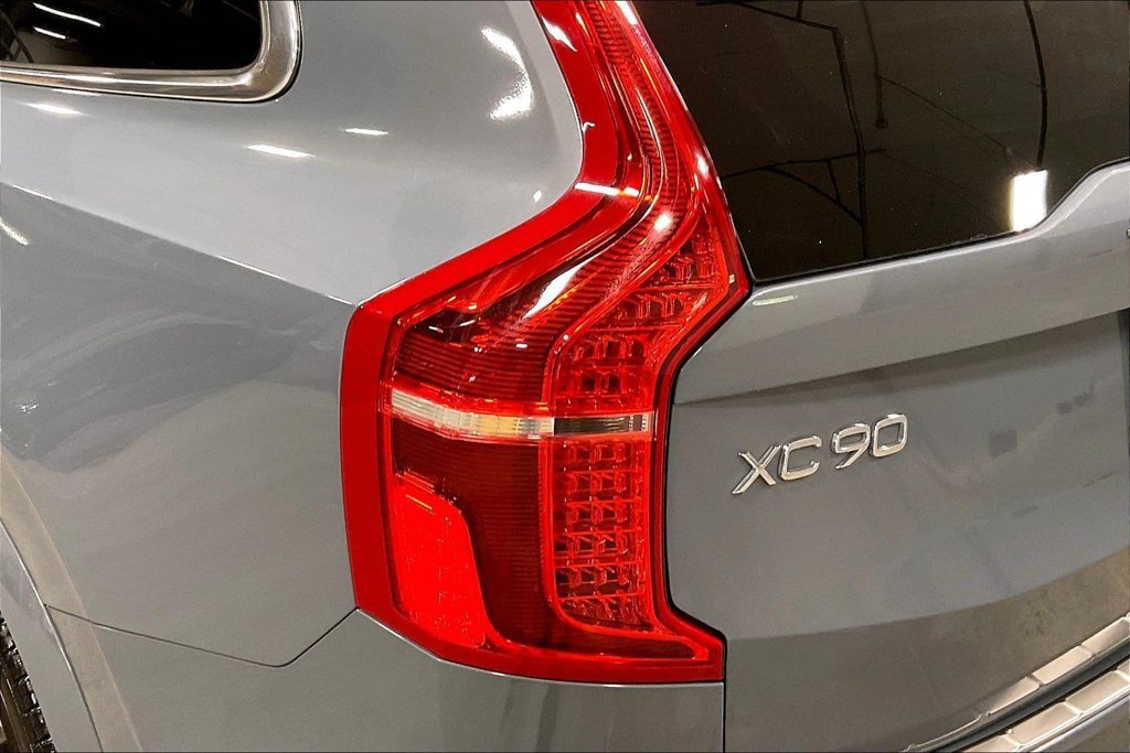 Certified 2023 Volvo XC90 B6 Ultimate w/ Protection Package Premier AWD/4WD image 24