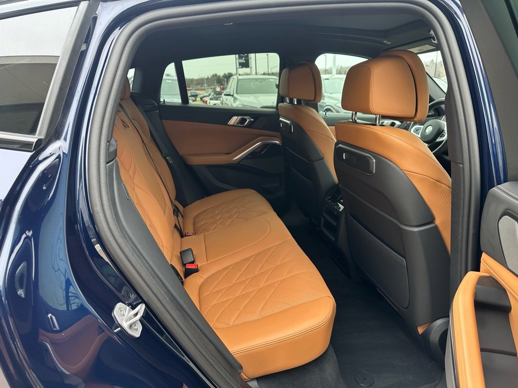 Used 2025 BMW X6 M60i image 15