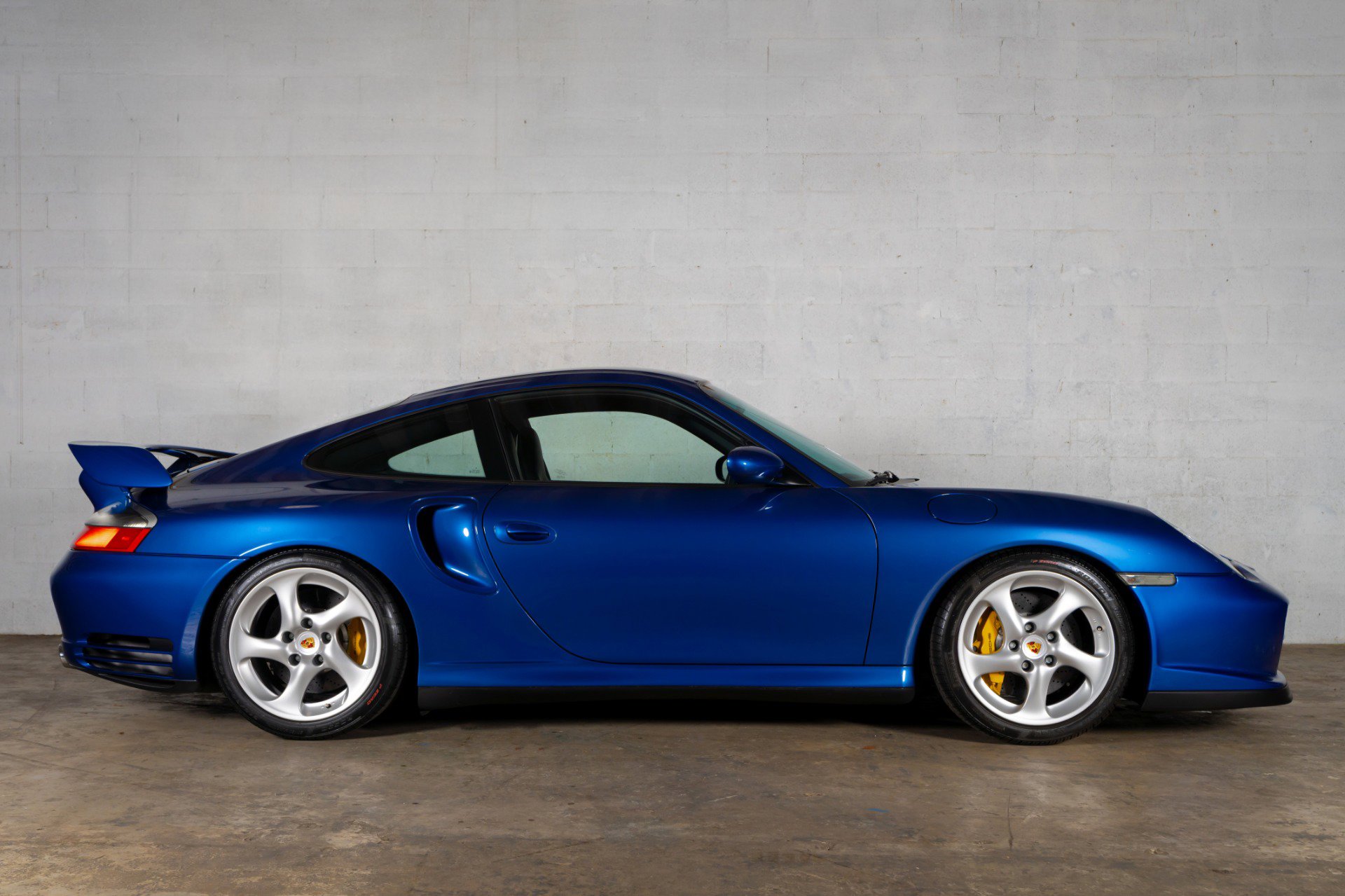 Used 2003 Porsche 911 GT2 image 7