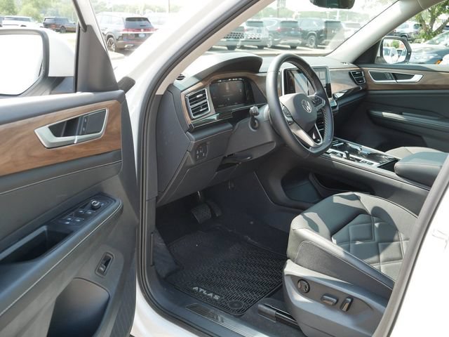 Certified 2026 Volkswagen Atlas SE w/ Panoramic Sunroof Package AWD/4WD image 12