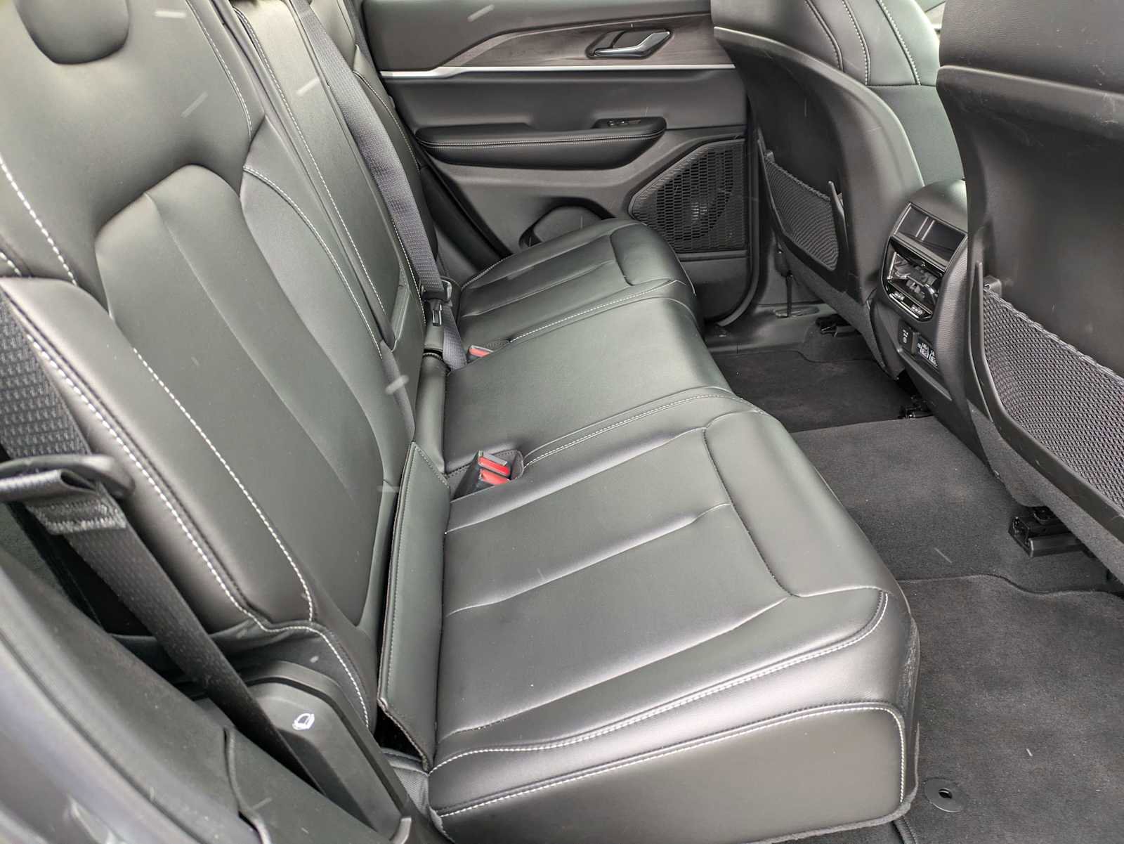 Used 2025 Jeep Grand Cherokee Limited image 18