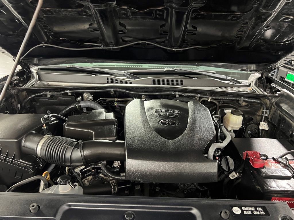 Certified 2016 Toyota Tacoma SR5 w/ SR5 Appearance Package (DN) AWD/4WD image 35
