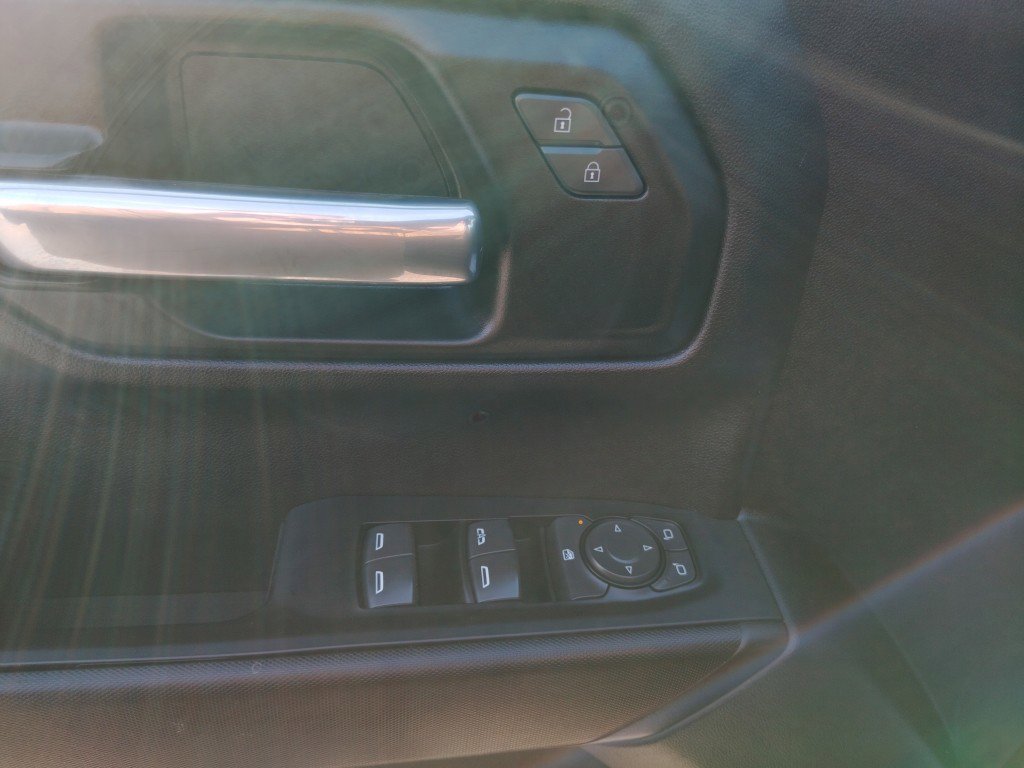 Used 2022 Chevrolet Silverado 1500 Custom image 13