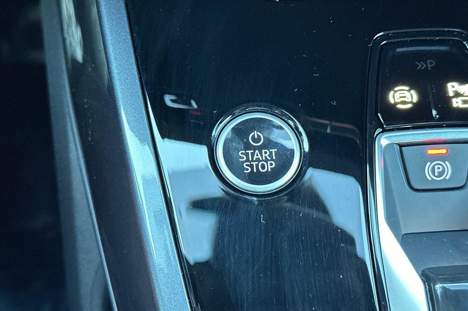 Certified 2025 Audi Q4 e-tron Premium Plus w/ Premium Plus image 23