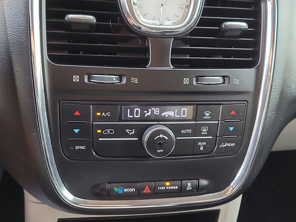 Used 2015 Chrysler Town & Country Touring image 24