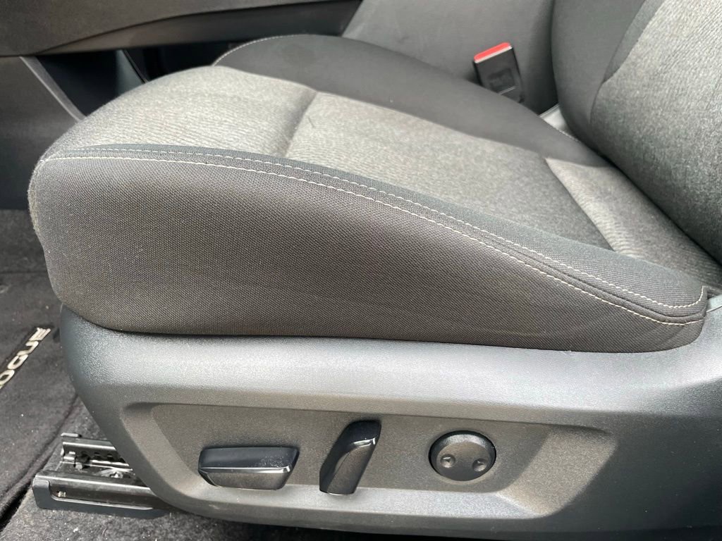 Used 2024 Nissan Rogue SV AWD/4WD image 11