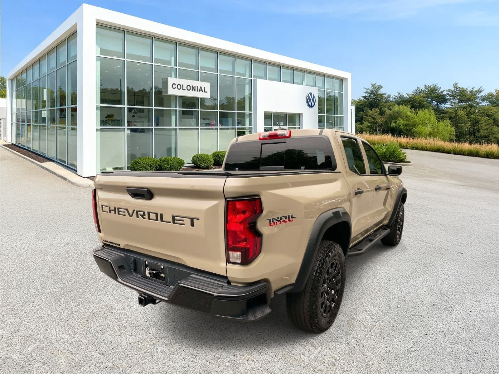 Used 2024 Chevrolet Colorado Trail Boss w/ Advanced Trailering Package AWD/4WD image 5