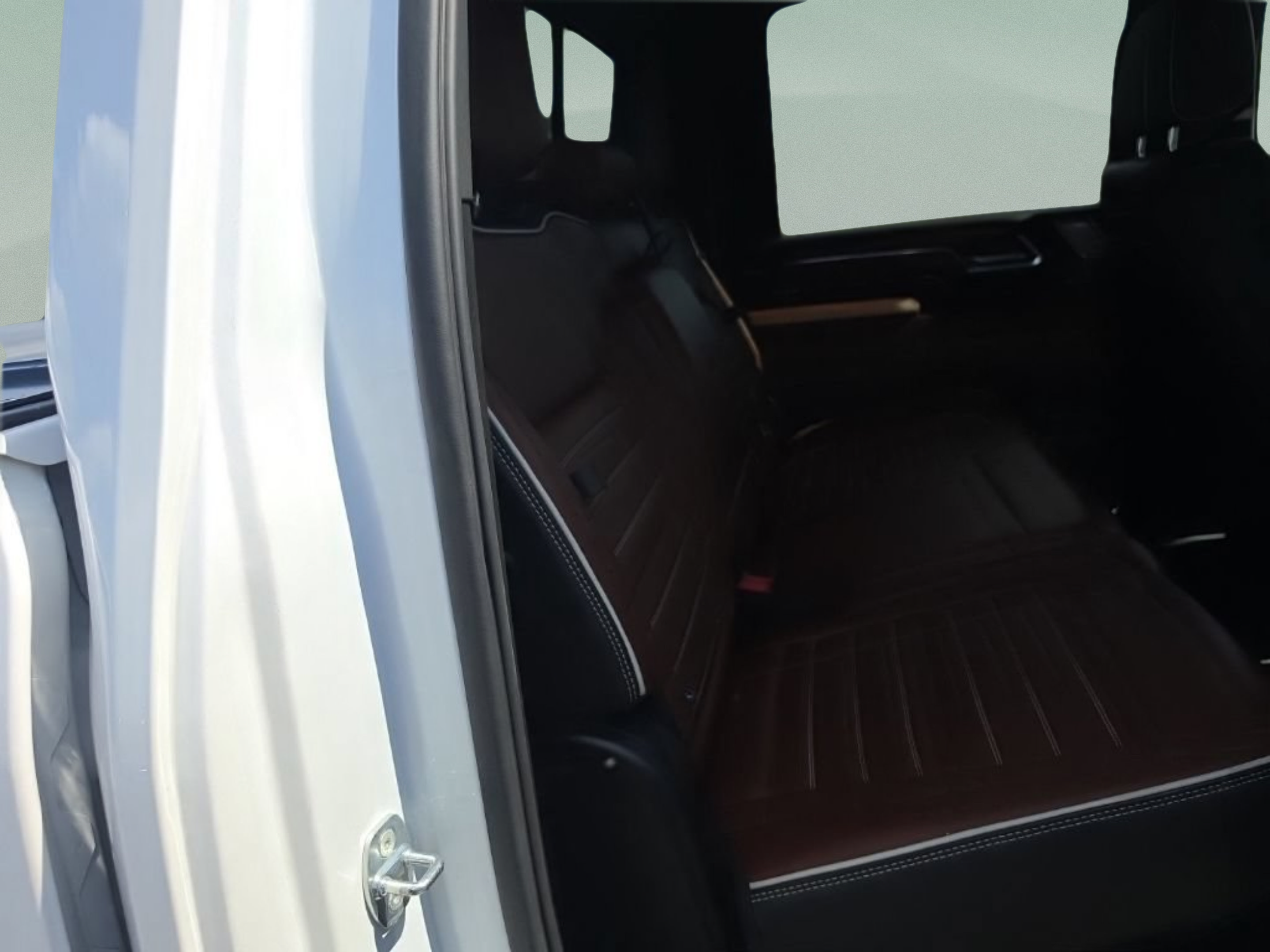 Used 2024 GMC Sierra 3500 Denali Ultimate AWD/4WD image 29