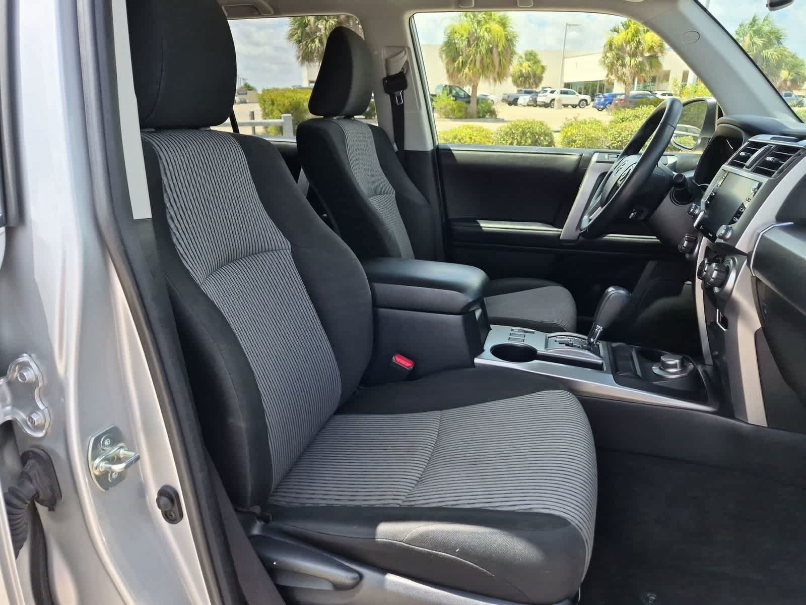 Used 2022 Toyota 4Runner SR5 AWD/4WD image 26