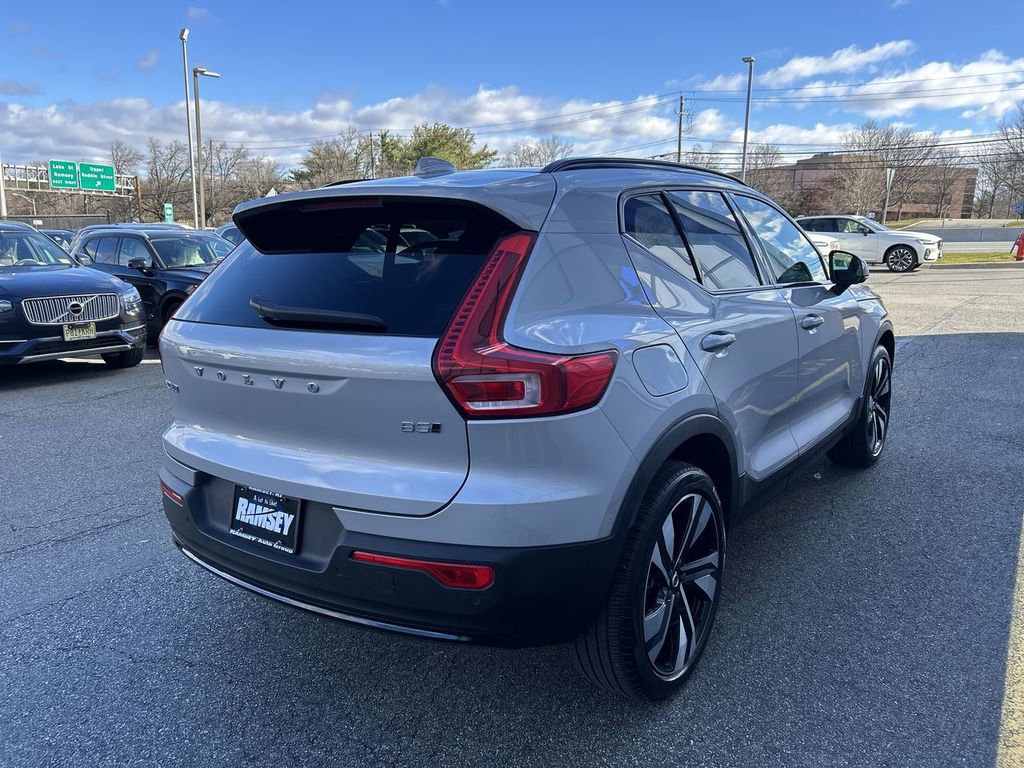 Certified 2023 Volvo XC40 B5 Plus w/ Climate Package image 8