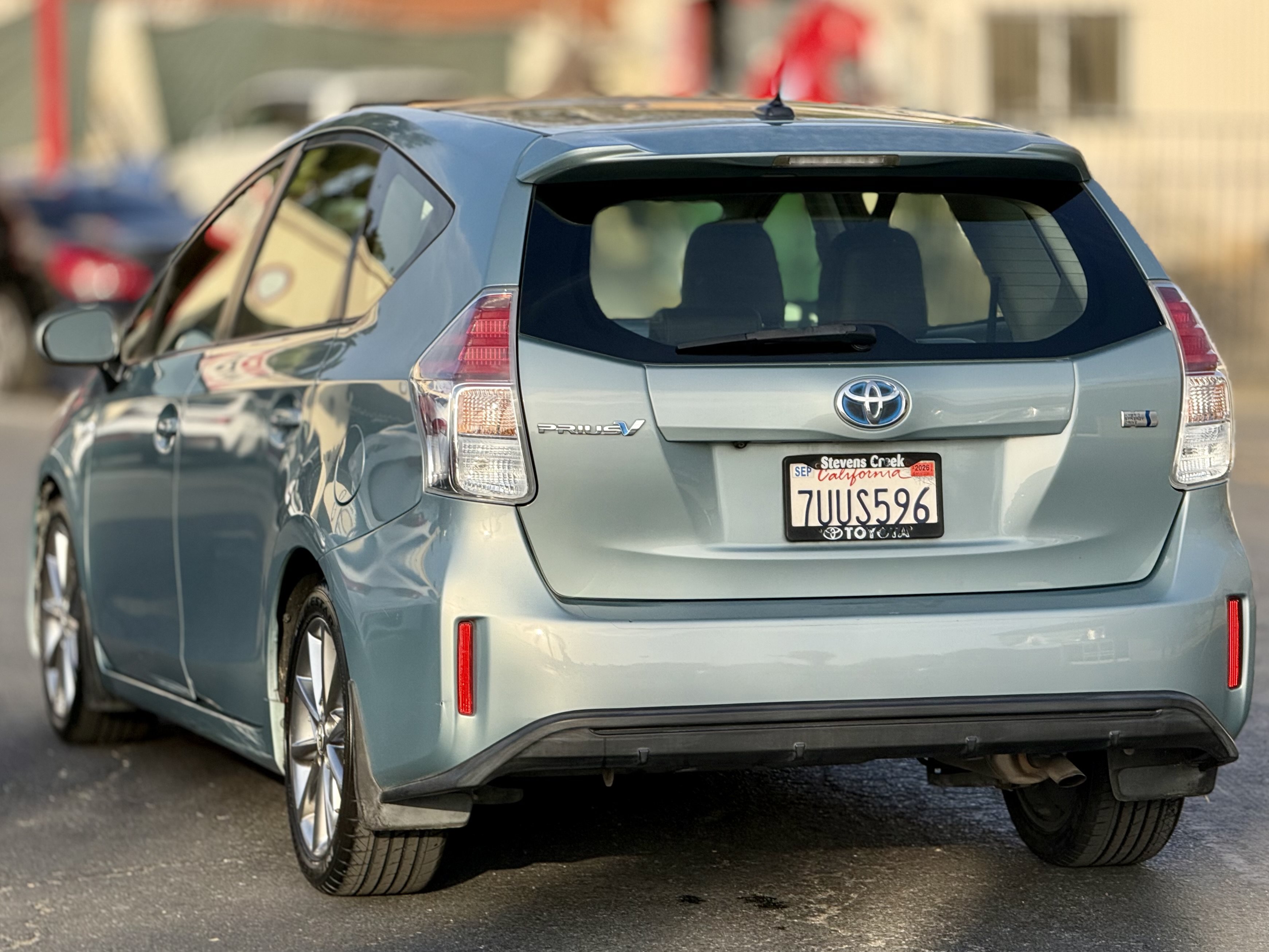 Used 2017 Toyota Prius V Five w/ Advanced Technology Package FWD image 6
