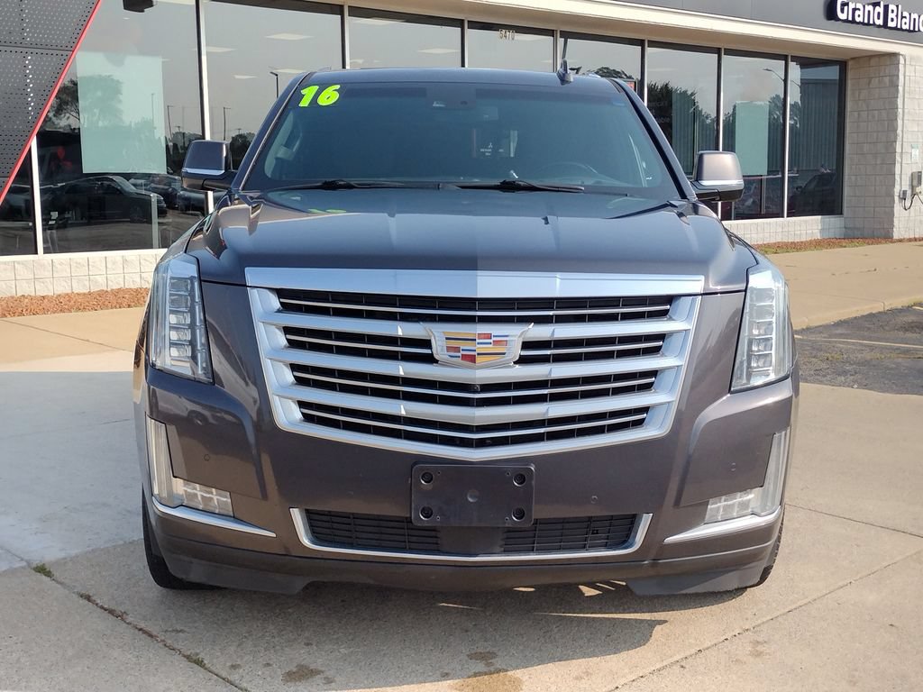 Used 2016 Cadillac Escalade Platinum AWD/4WD image 2