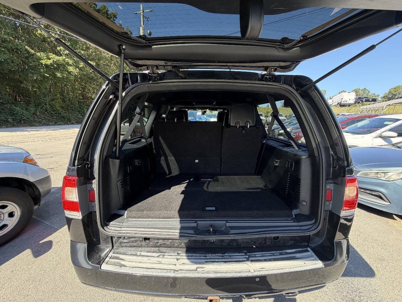 Used 2015 Lincoln Navigator L 2WD image 7