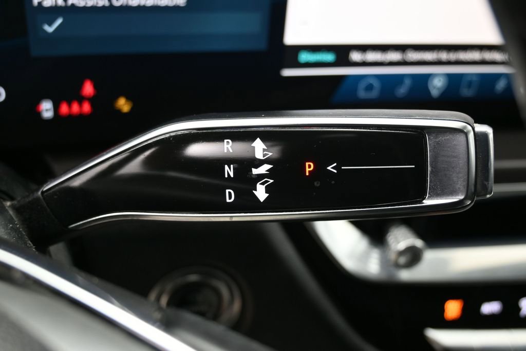 Used 2024 Cadillac Lyriq Tech RWD image 17