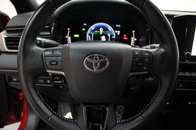Used 2025 Toyota Camry SE w/ Convenience Package image 8