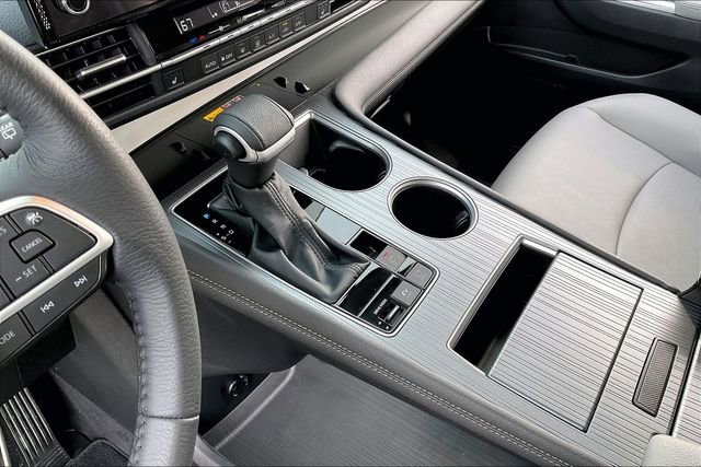 Used 2025 Toyota Sienna XLE image 13