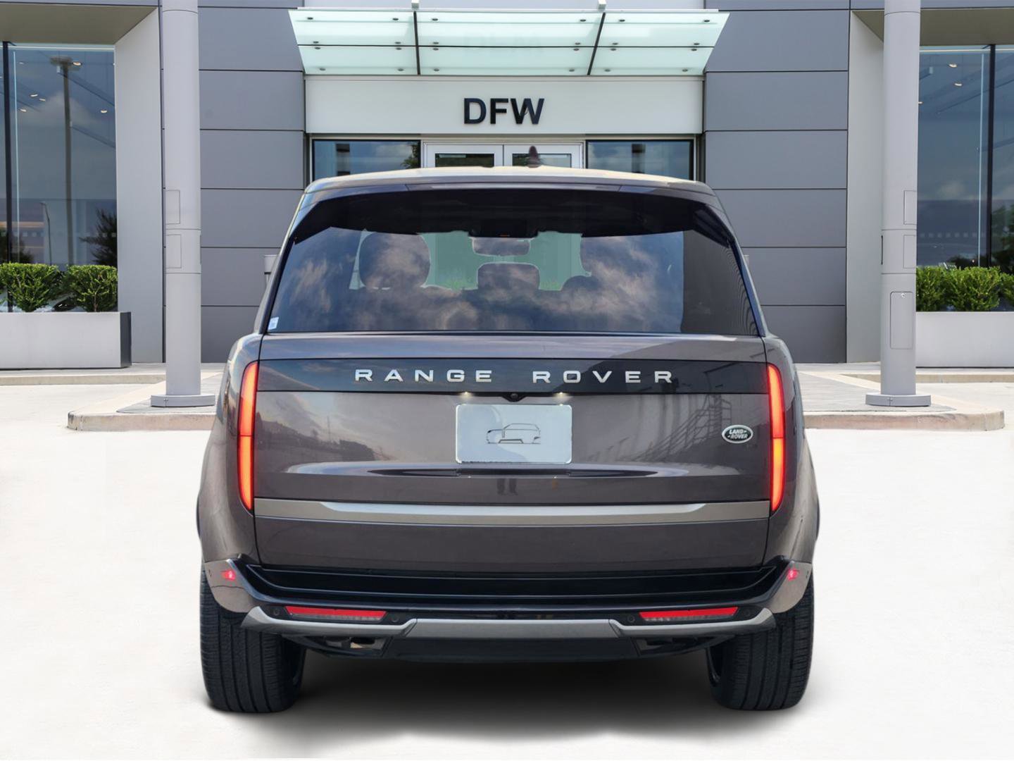 Used 2022 Land Rover Range Rover SE image 6