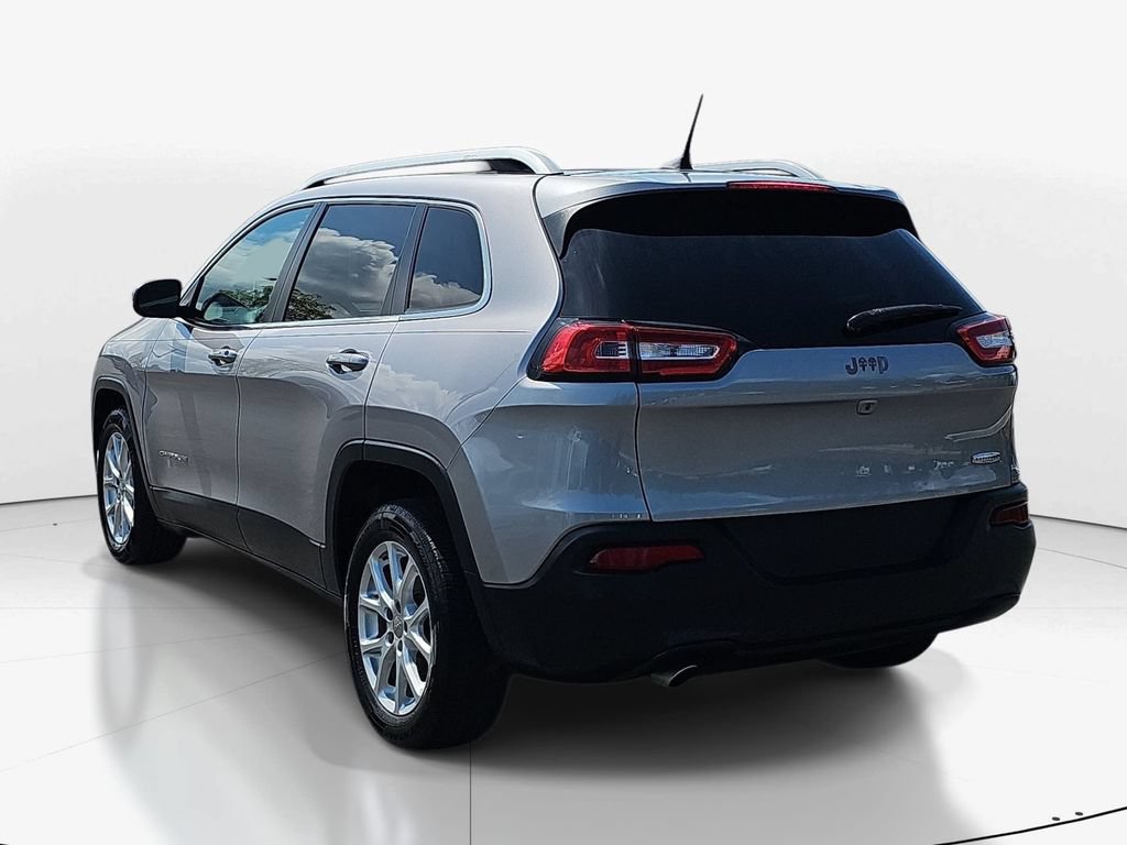 Used 2018 Jeep Cherokee Latitude Plus w/ Comfort/Convenience Group FWD image 8