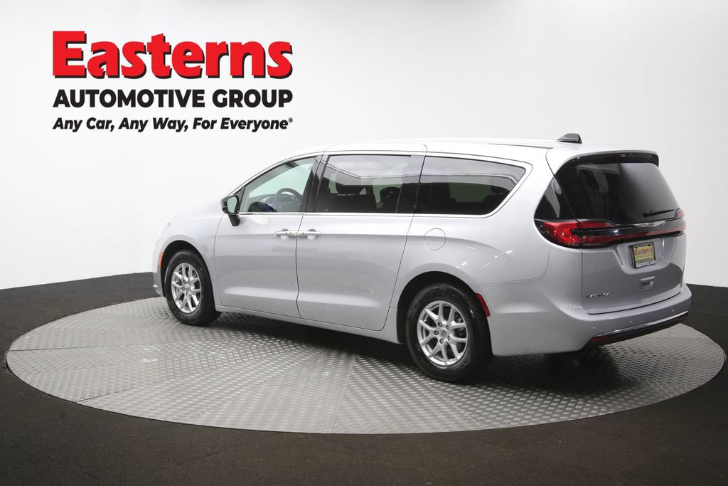 Used 2024 Chrysler Pacifica Touring-L FWD image 65