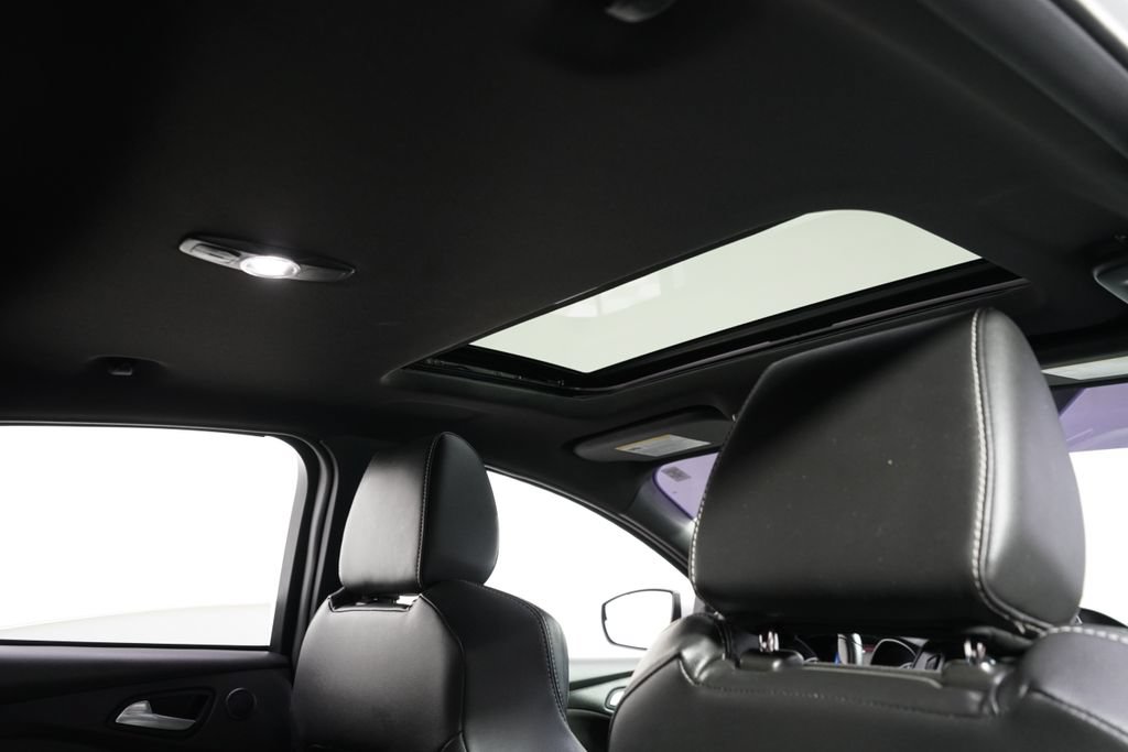 Used 2018 Ford Focus ST w/ Equipment Group 401A FWD image 17
