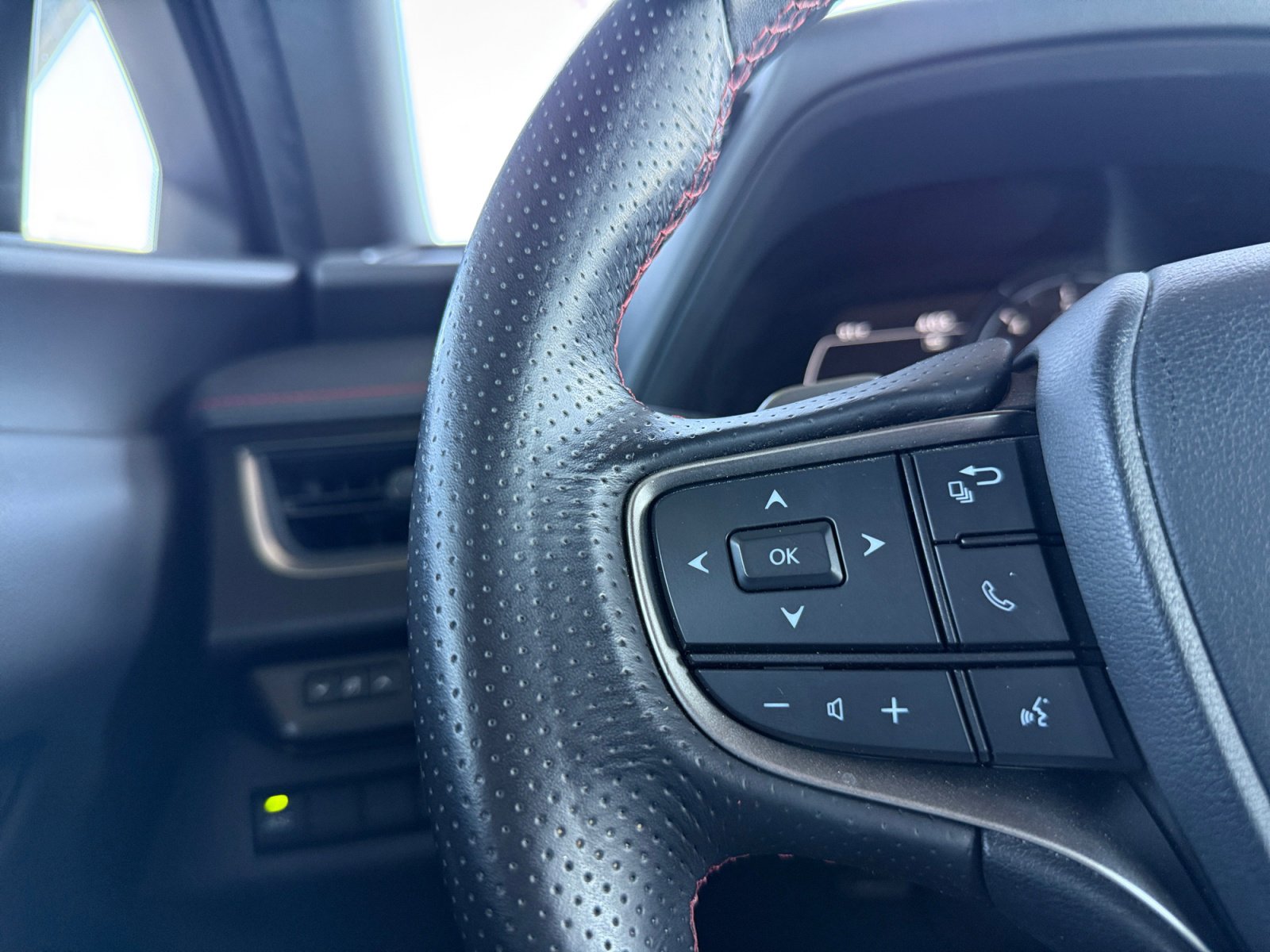 Used 2021 Lexus UX 200 F Sport w/ Accessory Package (Z1) image 16
