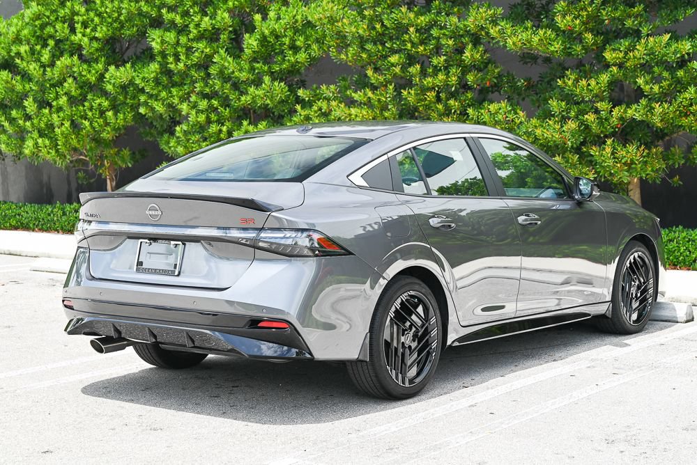 Used 2026 Nissan Sentra SR w/ SR Premium Package FWD image 4