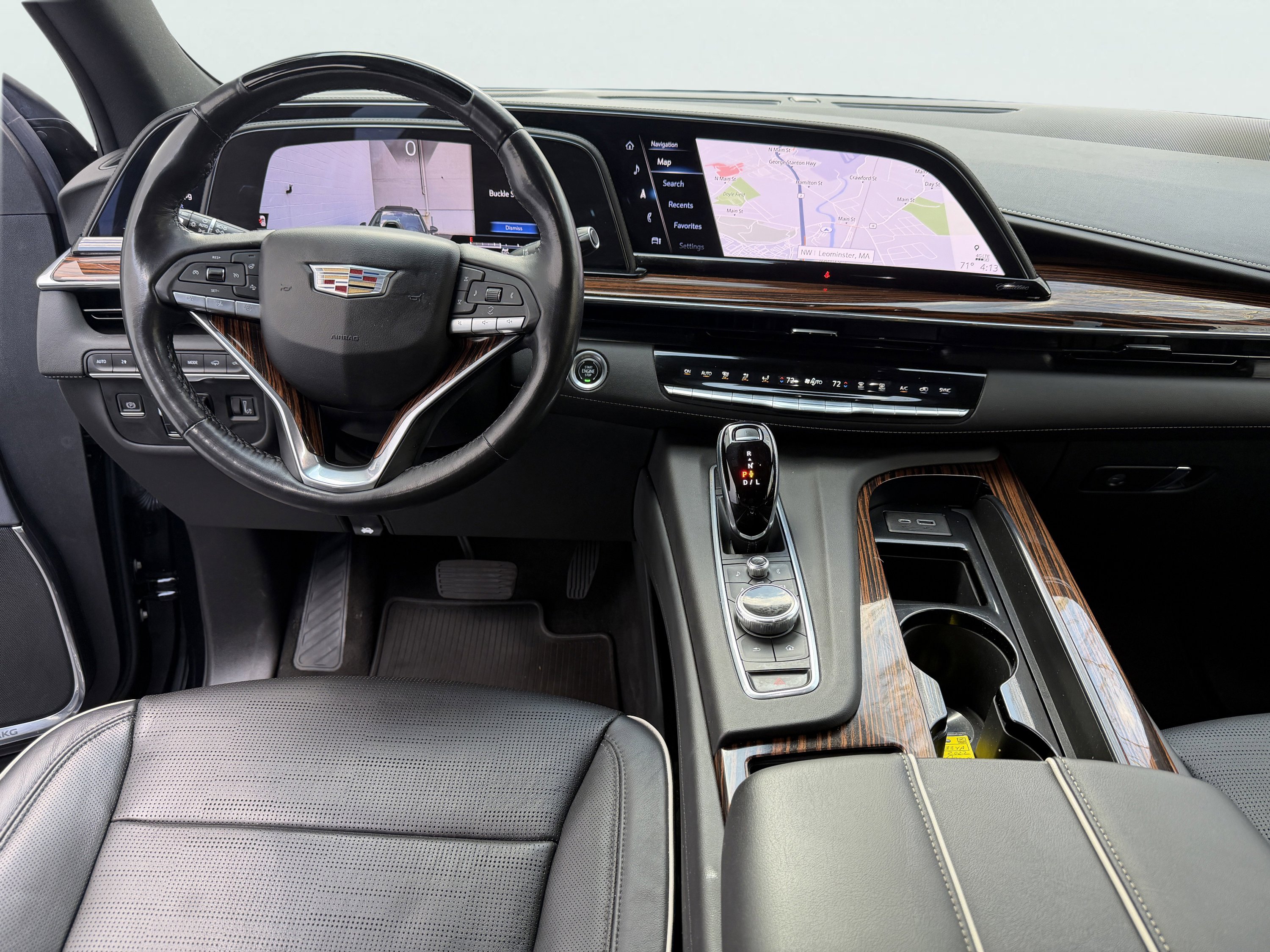 Used 2022 Cadillac Escalade ESV Premium Luxury w/ Performance Package AWD/4WD image 2