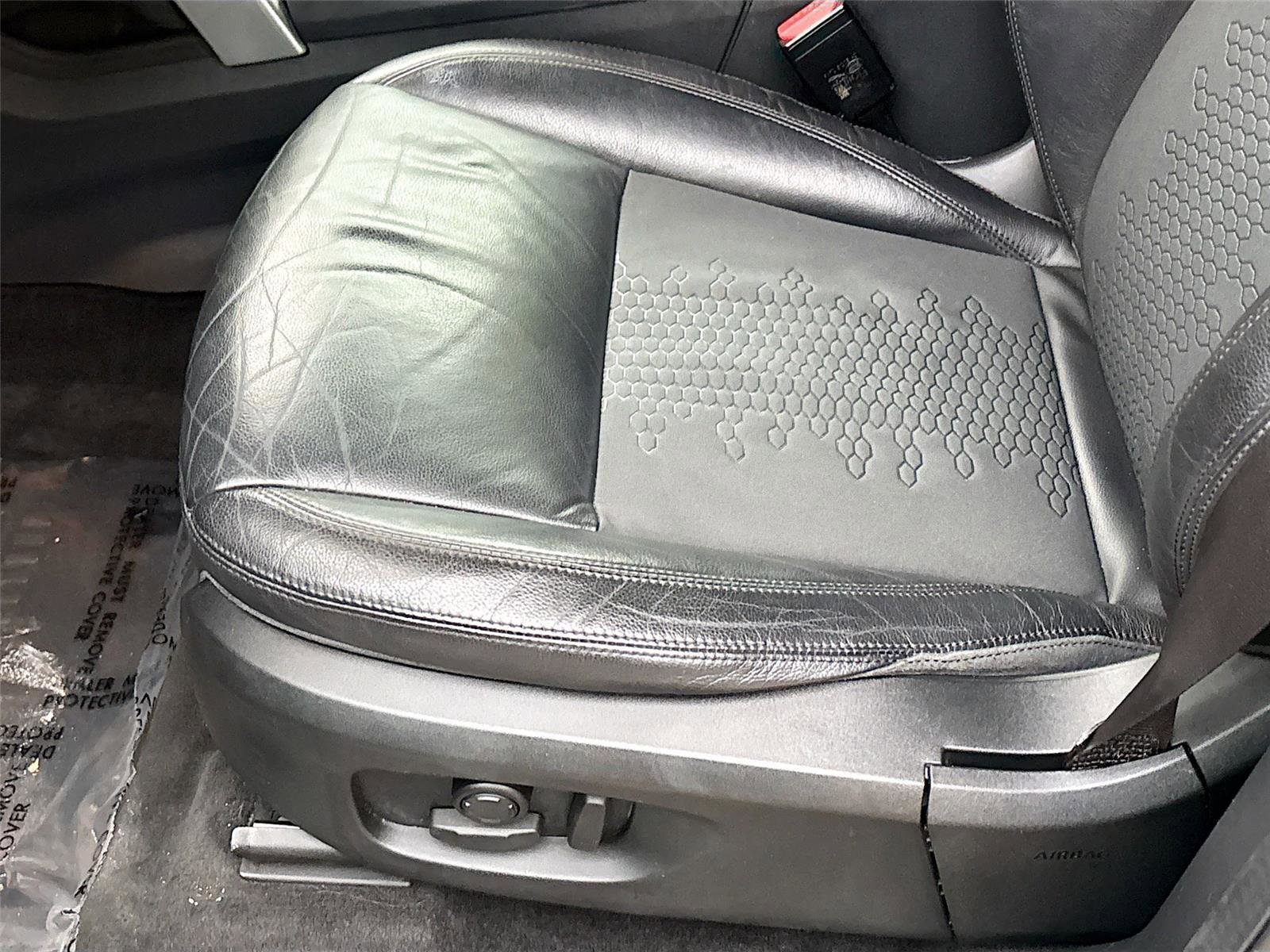 Used 2018 Land Rover Discovery Sport SE AWD/4WD image 19