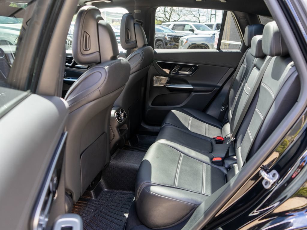 Used 2023 Mercedes-Benz GLC 300 4MATIC image 13