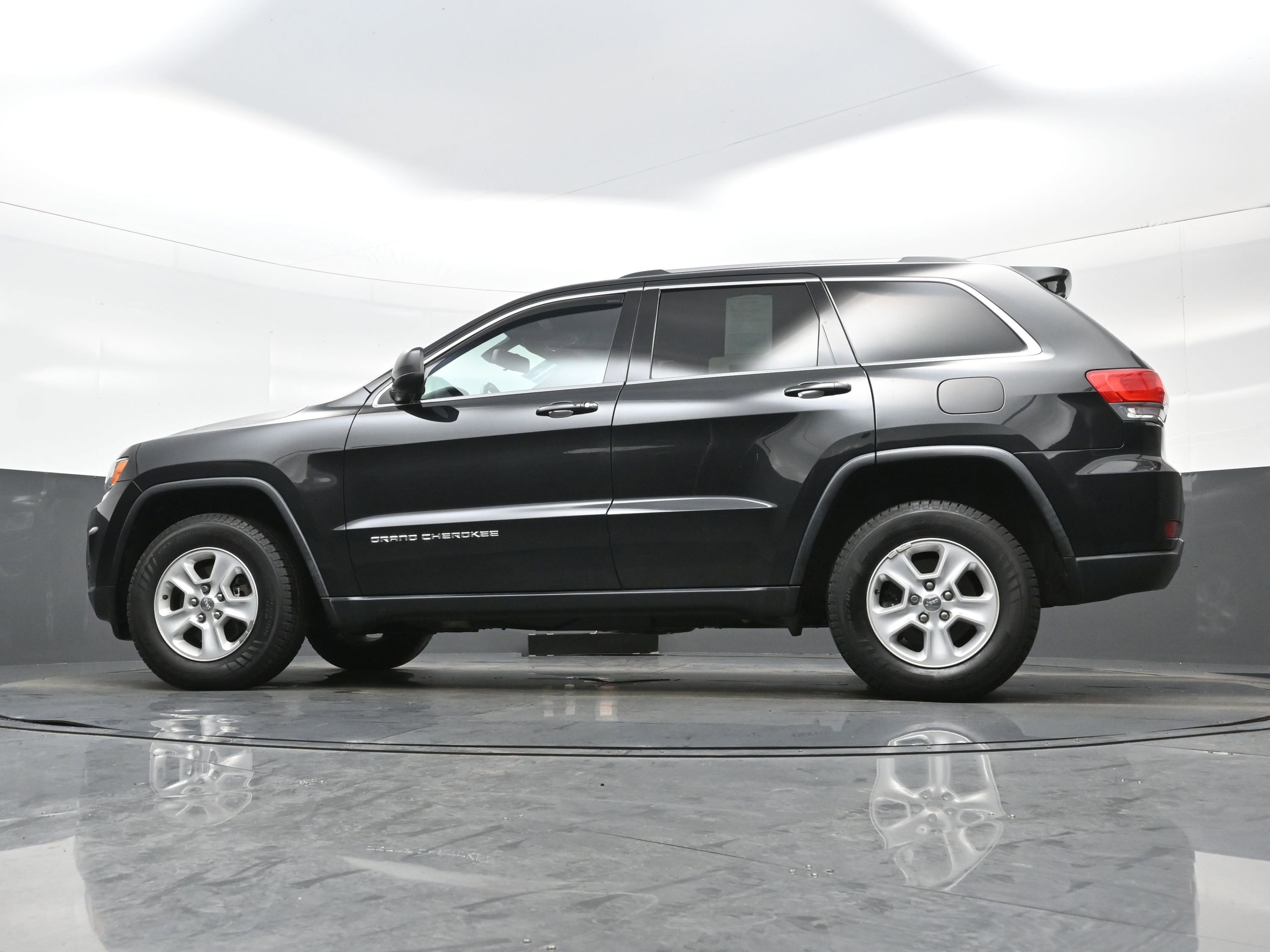 Used 2015 Jeep Grand Cherokee Laredo w/ Quick Order Package 23E image 24