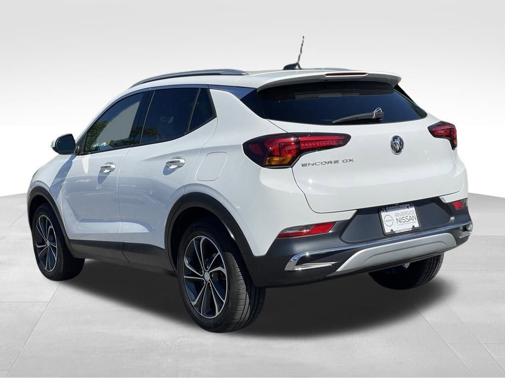 Used 2022 Buick Encore GX Essence image 5