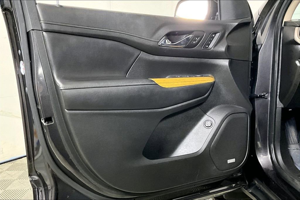 Used 2019 GMC Acadia Denali w/ Technology Package image 23