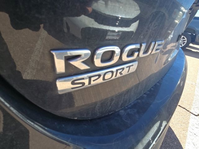 Used 2018 Nissan Rogue Sport SV w/ SV All-Weather Package AWD/4WD image 11