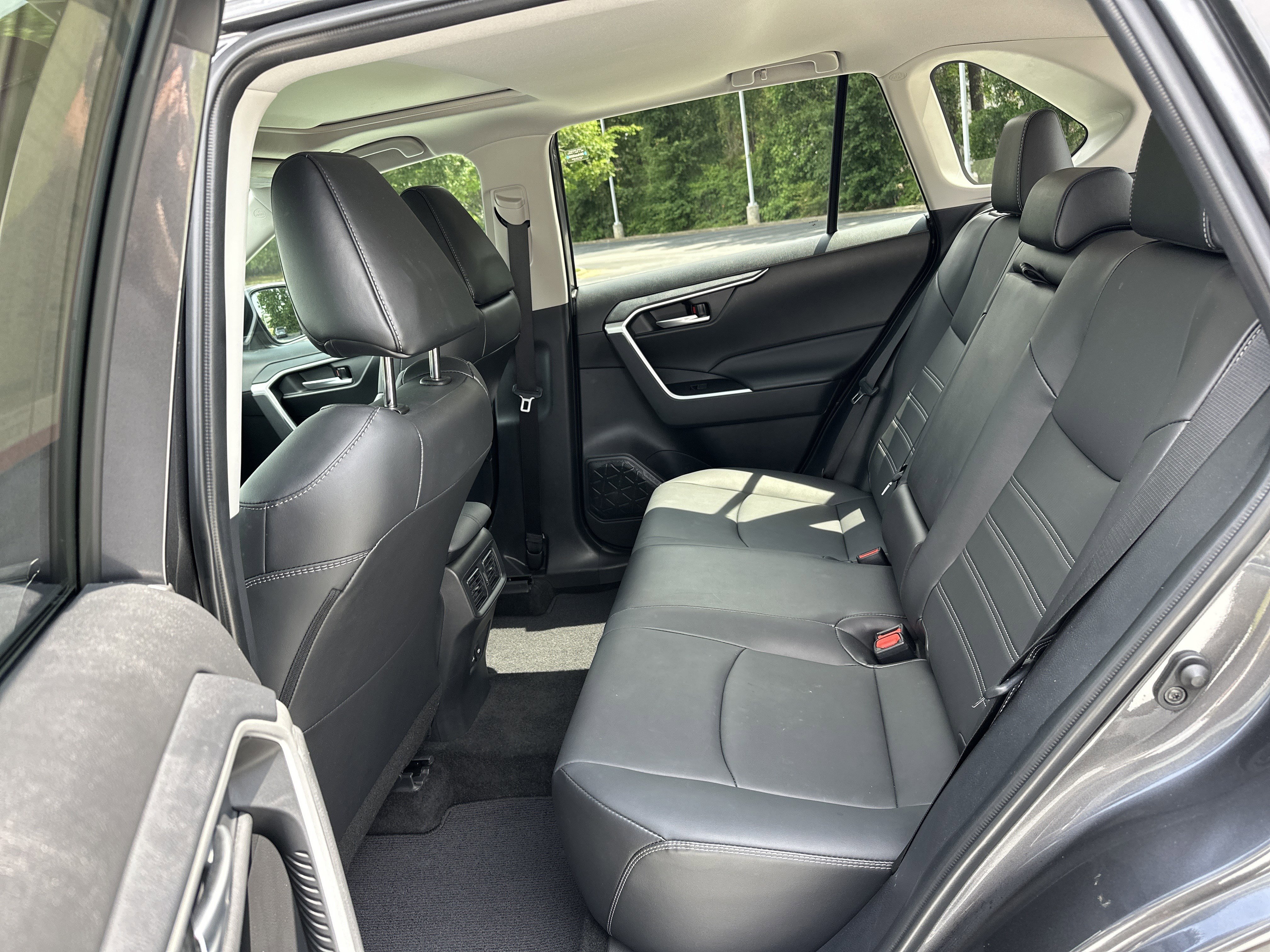Certified 2023 Toyota RAV4 XLE Premium FWD image 31