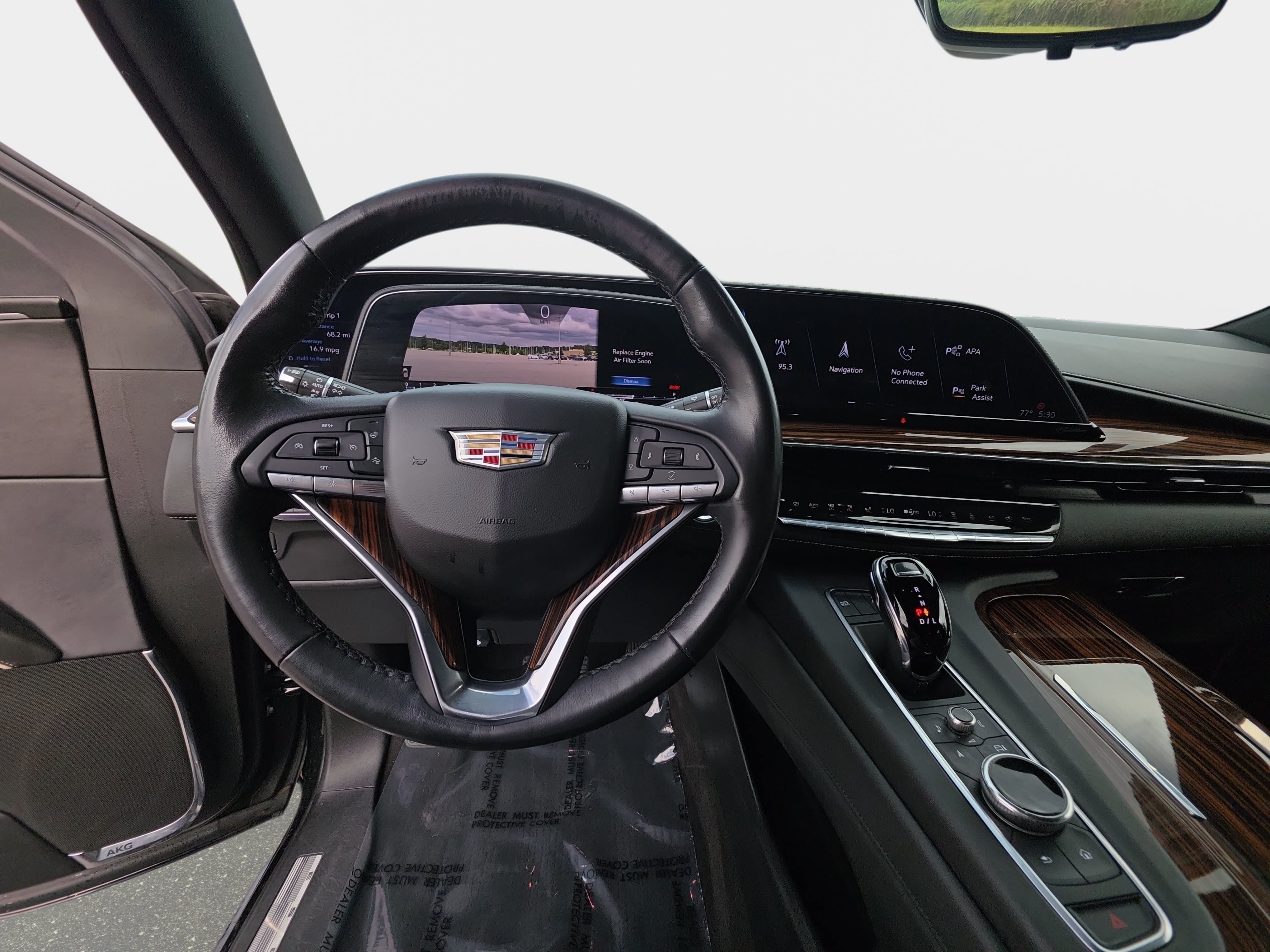 Used 2022 Cadillac Escalade Premium Luxury w/ LPO, Radiant Package AWD/4WD image 17